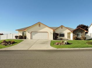 102 N 87th Ave, Yakima, WA