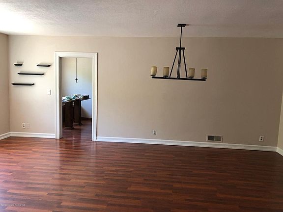 4th image of 4937 Collis Ave