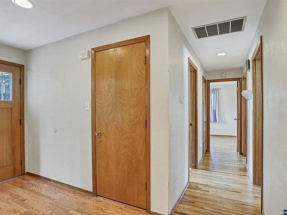 5th image of 447 Wilshire Dr N