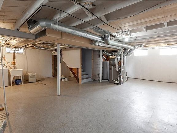 4th image of 1531 Irving Ave