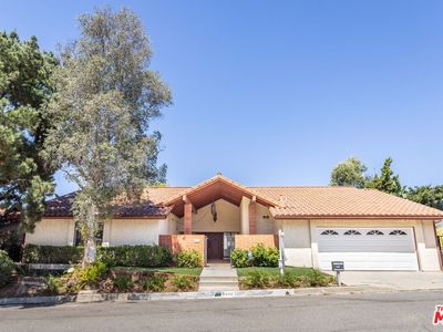 8400 Skyline Dr, Los Angeles, CA, 90046