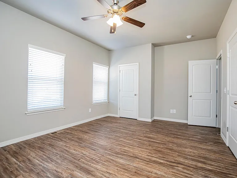 101 N Allen St — Photo 3