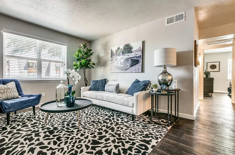 1 bed, 566 sqft, $975 — Photo 1