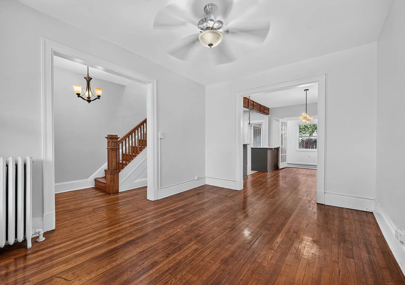 Modern Elegance Meets Historic Charm in Columbia Heights! Home with Private Parking! — Photo 3