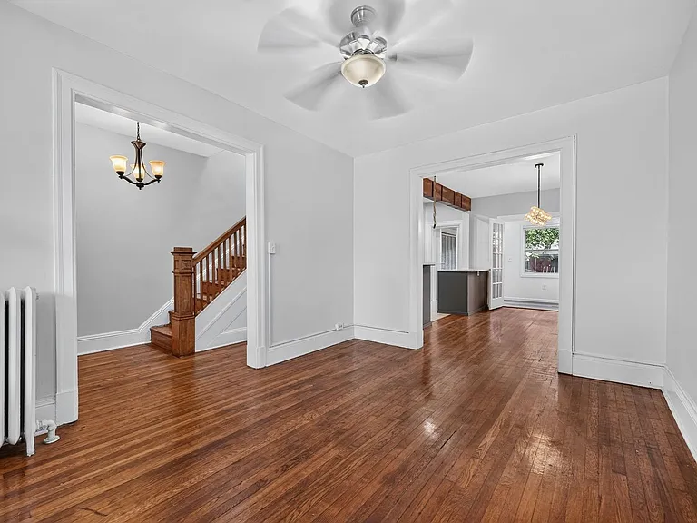 745 Irving St NW — Photo 3