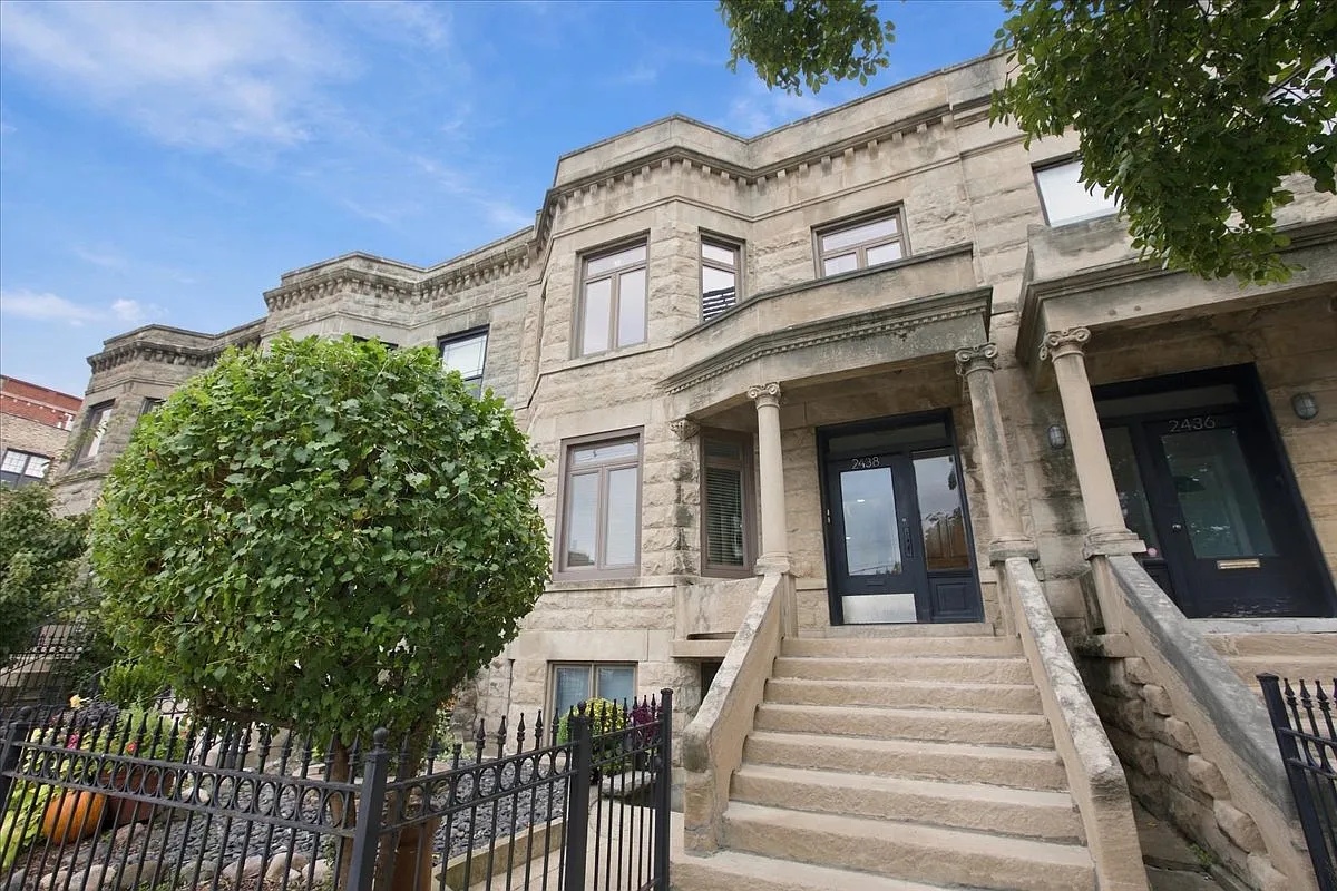 3 bed, 2.0 bath, $3,000 — Photo 1