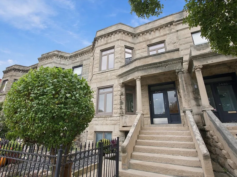 2438 W Chicago Ave #1