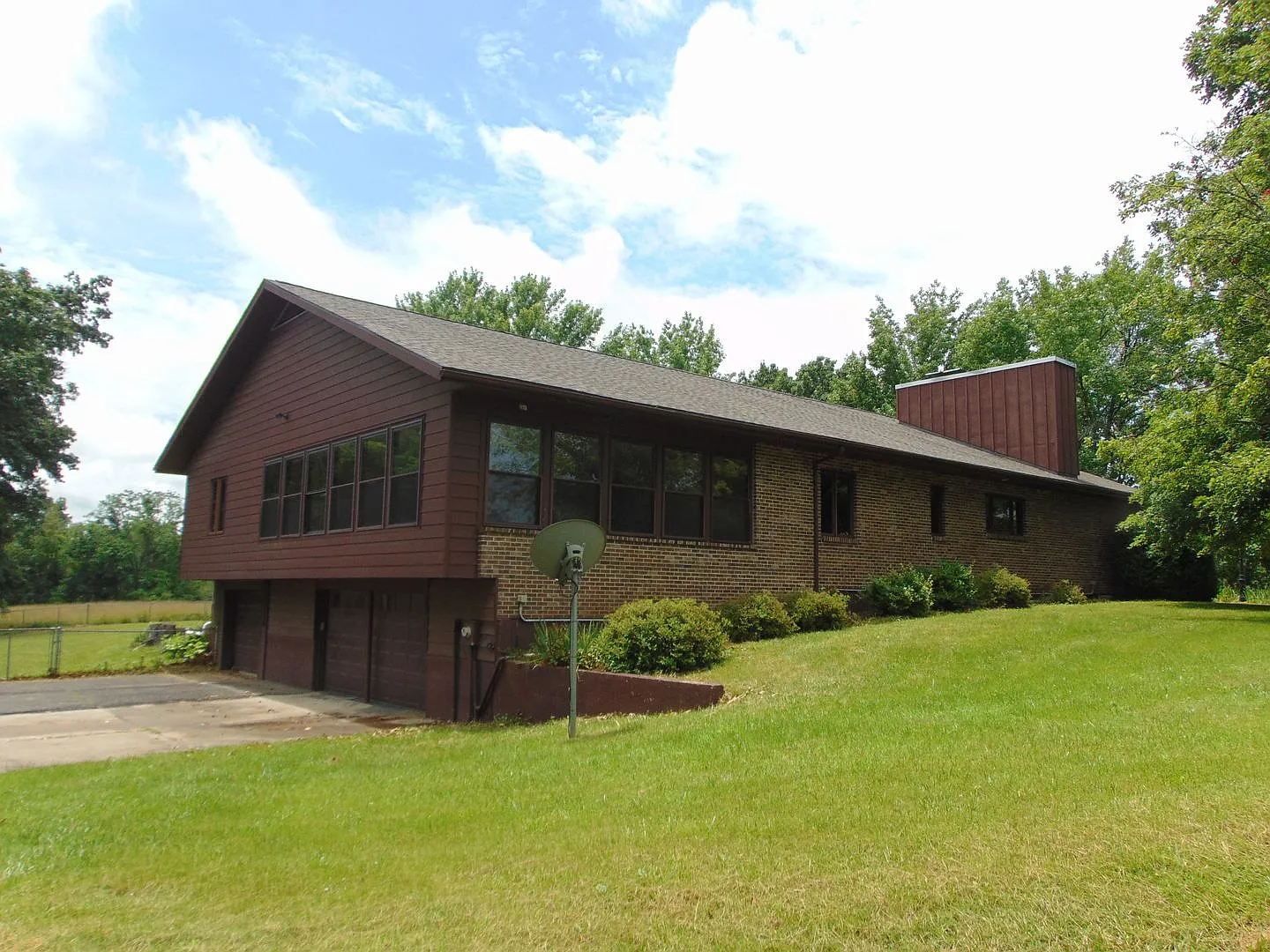 Amazing 3 Bed 2 Bath Country Home With Fabulous Views! — Photo 1