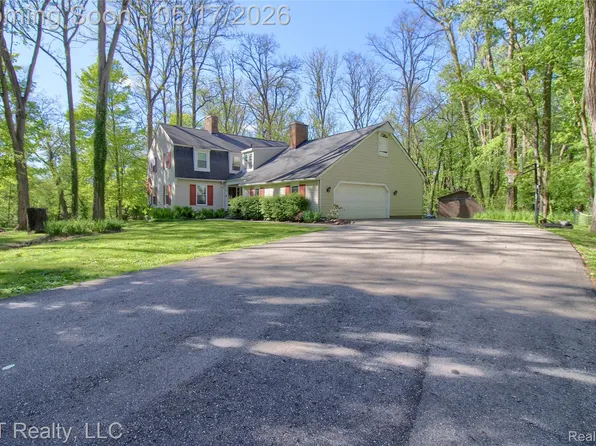 47300 Maplebrook, Northville, MI 48168
