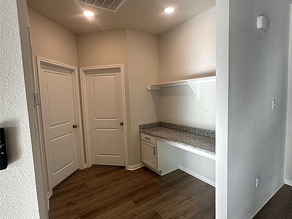 4th image of 112 Laurel Oak Dr