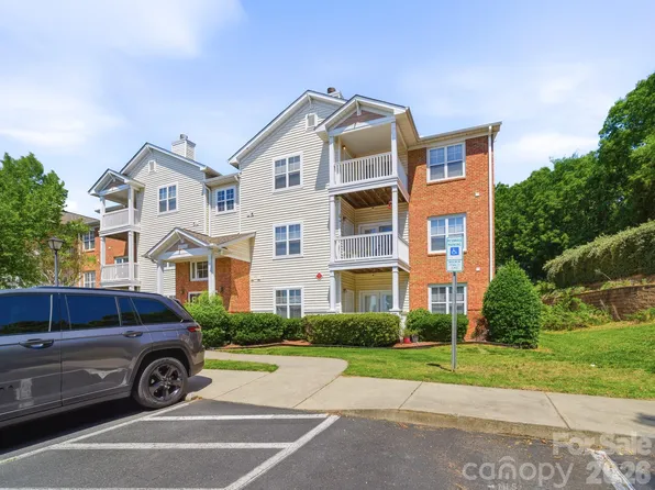 9976 Hyde Glen Ct, Charlotte, NC 28262