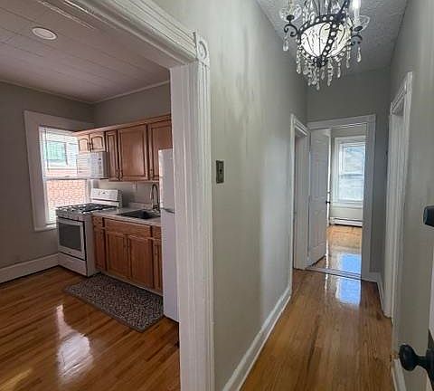 5th image of 212 Plainfield Ave Floor 2