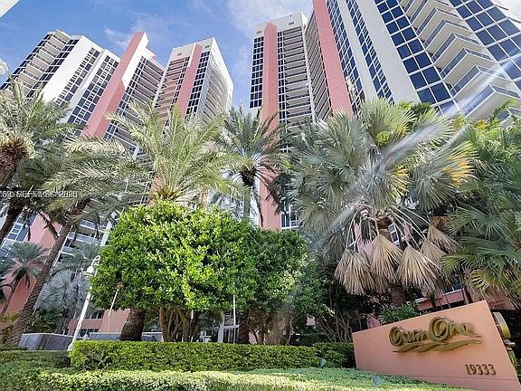 4th image of 19333 Collins Ave APT 1109