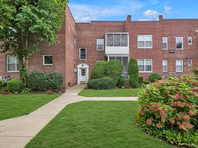 284 Central Avenue #A4, Lawrence, NY, 11559