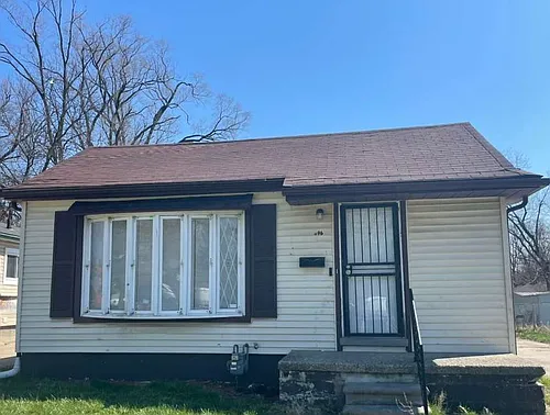 16896 Salem St Photo 1