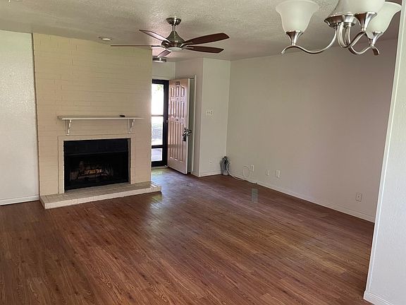 2nd image of 1109 Calico Ln APT 1810
