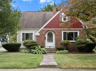 55 Scarborough Rd, Pawtucket, RI 02861