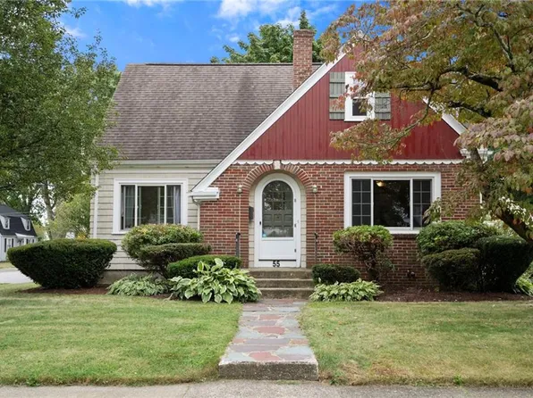 55 Scarborough Rd, Pawtucket, RI 02861