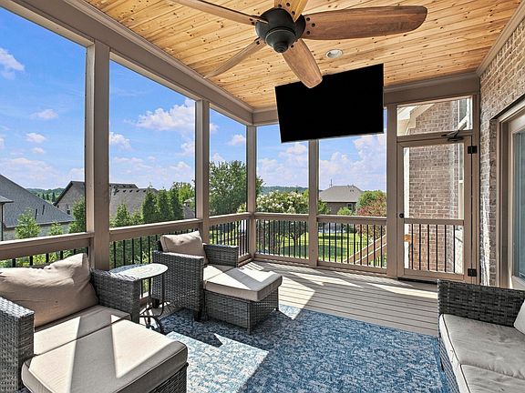 3rd image of 2211 Chantry Place Ln