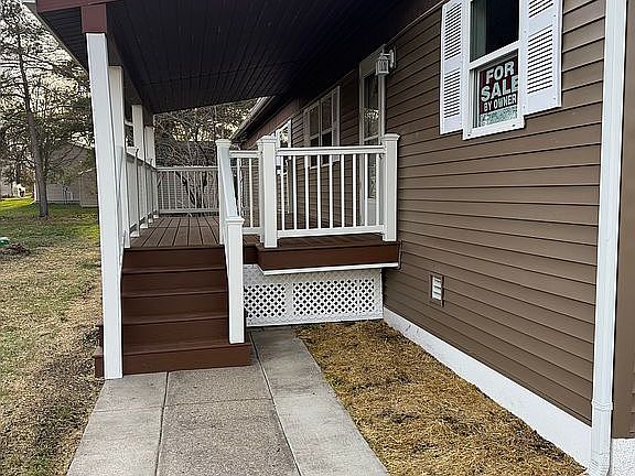 3rd image of 875 W Grand River Ave #79