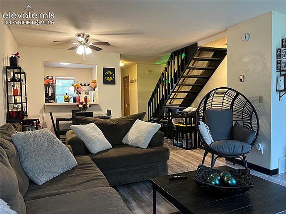 4th image of 519 Shady Crest Cir