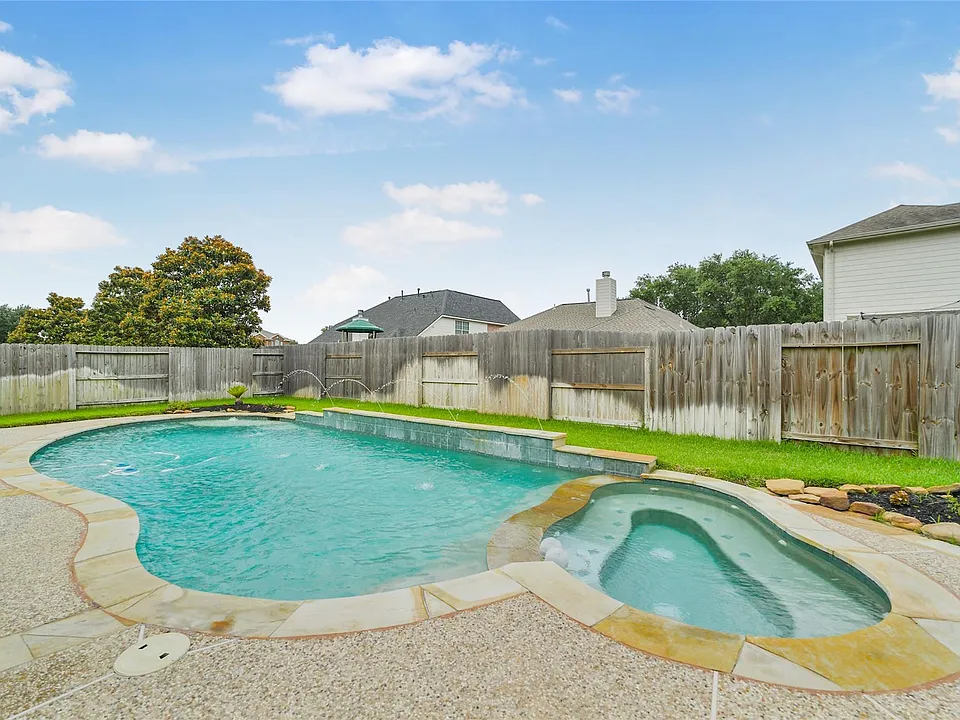 18022 Oak Orchard Ln