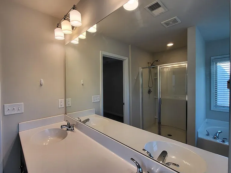 42 Laurel Dr E — Photo 13