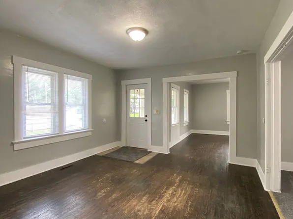 615 W Wilkinson St, Goshen, IN 46528