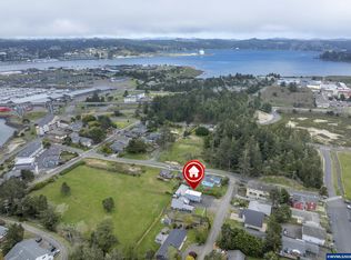 220 SW 29th St, Newport, OR 97365