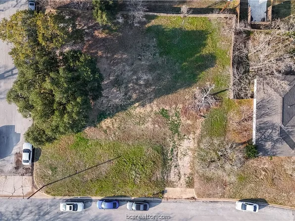 4104 Oaklawn St, Bryan, TX 77801