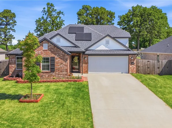 2660 Suncrest Ave, Springdale, AR 72764