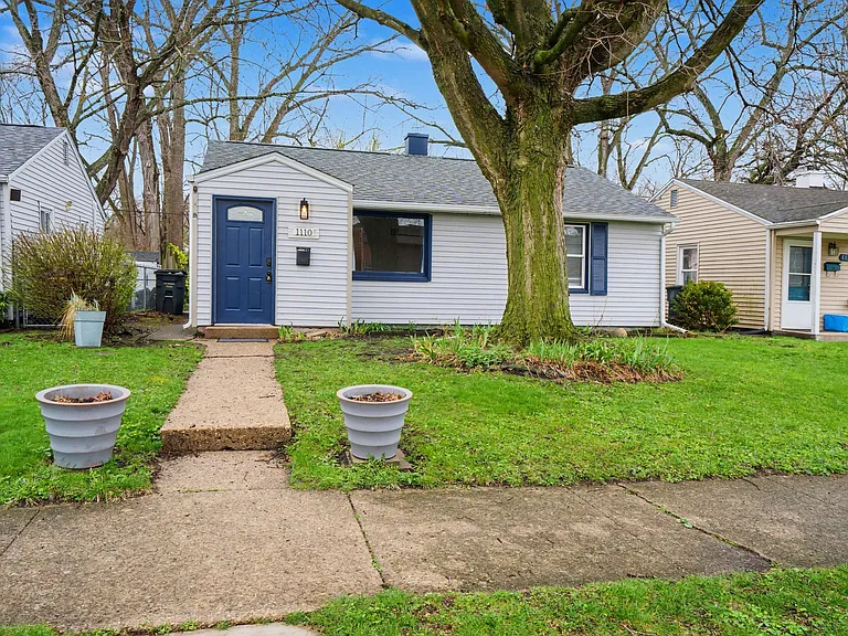 1110 Roberts St — Photo 14