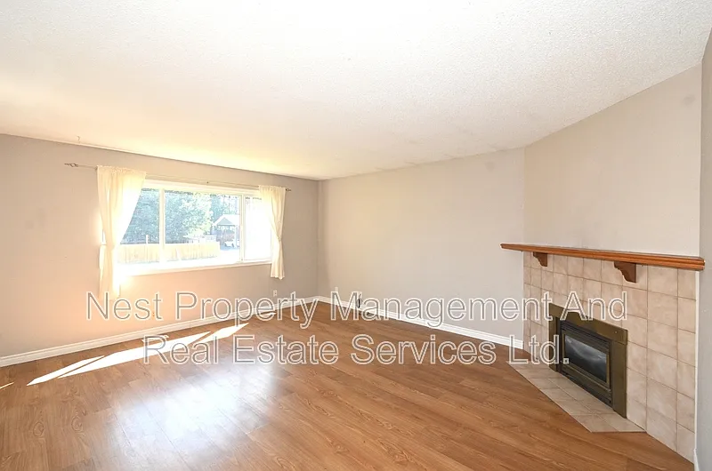 3 bed, 1.0 bath, $1,595 — Photo 2