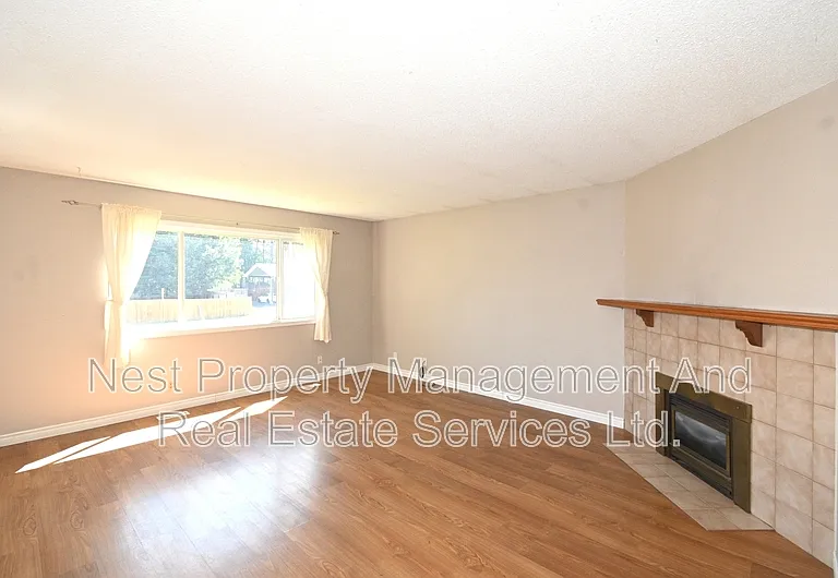 8077 Rochester Cres #A — Photo 2