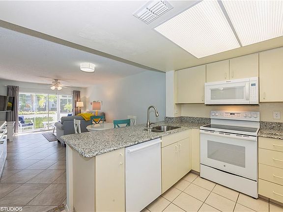 2nd image of 8160 Summerlin Village Cir Unit 501