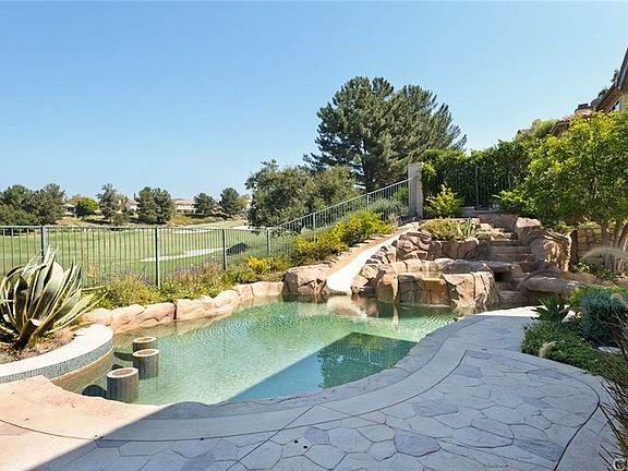 2nd image of 21 Sarazen Ln