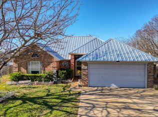 701 N Avenue B, Springtown, TX 76082