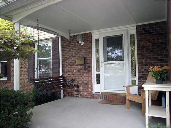 3rd image of 73 Countryside Ln