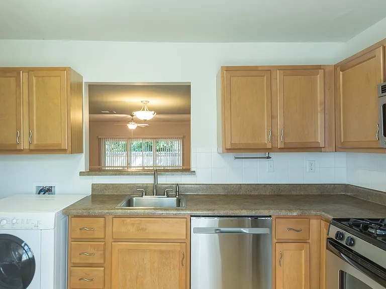 Ash Tree Townhomes — Photo 3