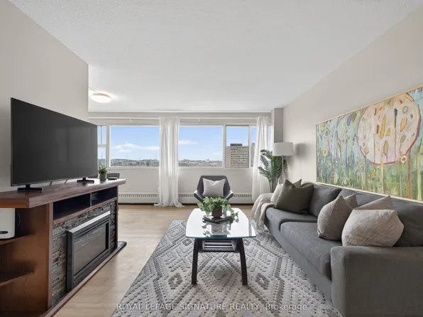 725 Don Mills Rd #1202, Toronto, ON M3C 1S7