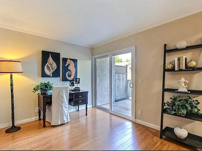 7100 Rainbow Dr #7 — Photo 9