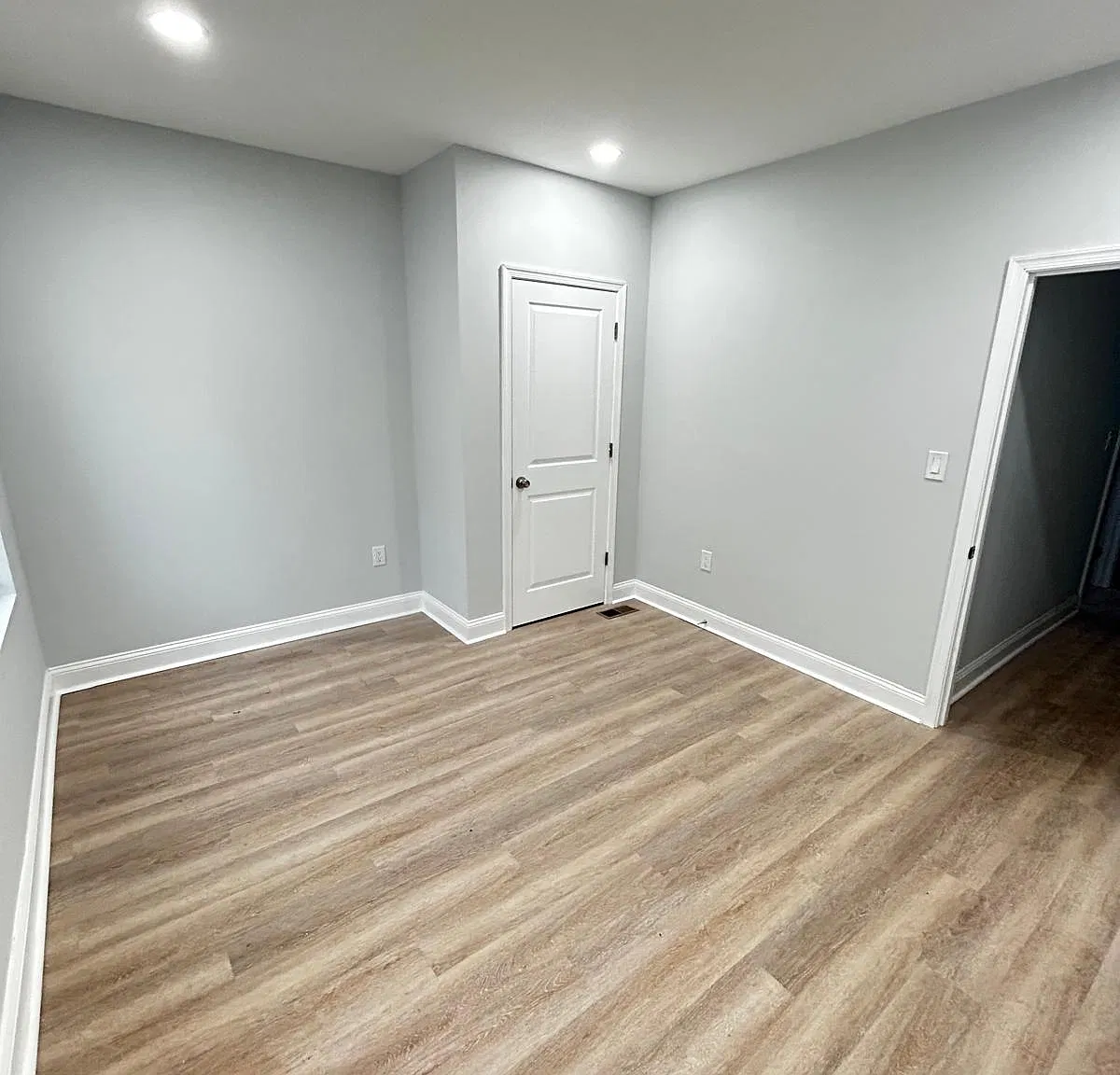 3 bed, 750 sqft, $1,600 — Photo 3