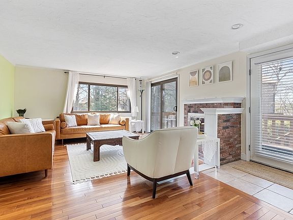 3rd image of 73 Trailside Way Unit 73