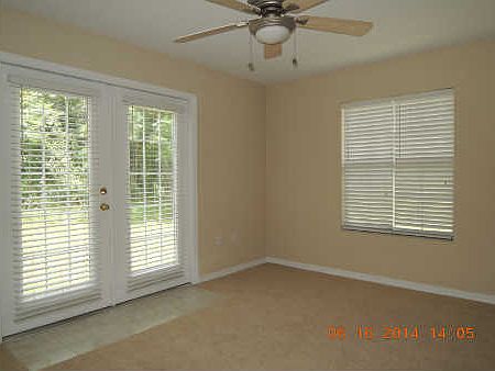 4th image of 295 SE Lindale Gln