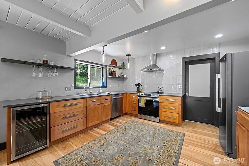 4th image of 22120 Gaspard Lane