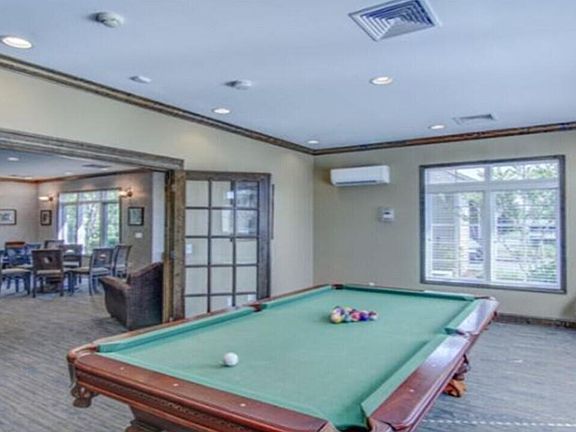 5th image of 209 Forest Ln N
