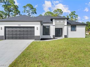 700 W 7th St, Lehigh Acres, FL 33972
