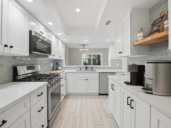 2992 Brandon Cir, Carlsbad, CA 92010