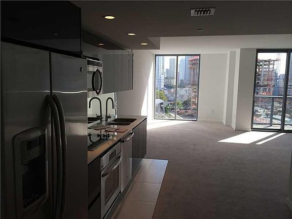 4th image of 31 SE 6th St APT 2603