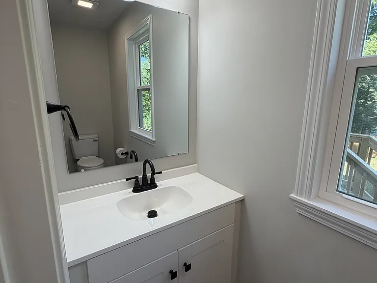 2036 Harrison Ave — Photo 11